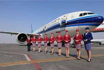 空乘人员的站坐蹲有什么讲究
