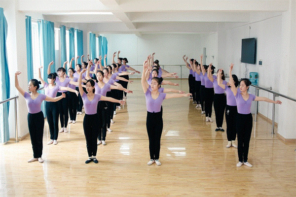 成都希望幼师学校职高招收初中幼师专业_招生信息