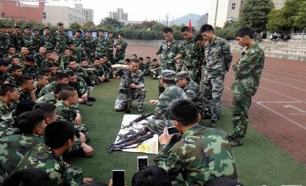 重庆南川隆化职业中学校枪械知识讲解 重庆南川隆化职业中学校枪械知识讲解