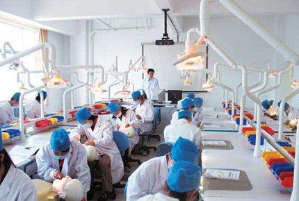 口腔医学和临床医学就业前景怎么样?好找工作吗?