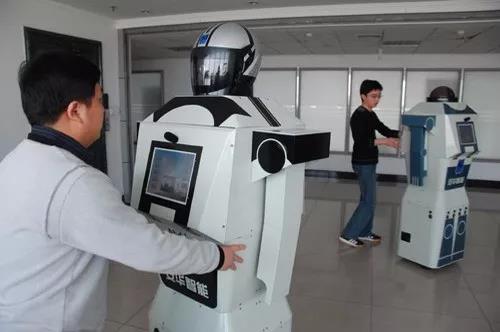 大理科技管理学校智能机器人 大理科技管理学校智能机器人